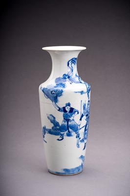 Lot 658 - A BLUE AND WHITE PORCELAIN VASE, LATE QING DYNASTY