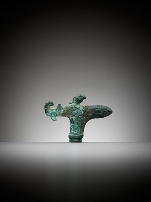 Lot 462 - A BRONZE ‘PHOENIX’ HALBERD BLADE, GE, EASTERN ZHOU DYNASTY