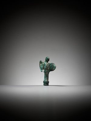 Lot 462 - A BRONZE ‘PHOENIX’ HALBERD BLADE, GE, EASTERN ZHOU DYNASTY