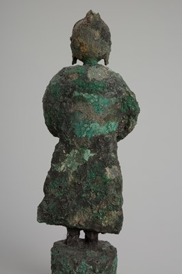 Lot 1489 - A BRONZE FIGURE OF A MAN, DONG SON CULTURE