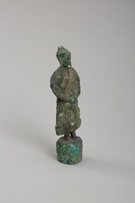 Lot 1489 - A BRONZE FIGURE OF A MAN, DONG SON CULTURE