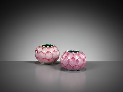 Lot 250 - A PAIR OF LOTUS-SHAPED WATER POTS, CHINA, EARLY 19TH CENTURY