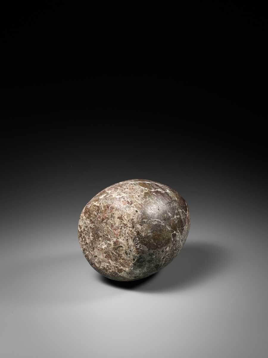 Lot 669 - A BACTRIAN STONE WEIGHT, CIRCA LATE 3RD TO