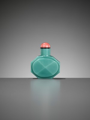 Lot 54 - A TURQUOISE GLASS FACETED SNUFF BOTTLE, WHEEL-CUT QIANLONG MARK AND OF THE PERIOD