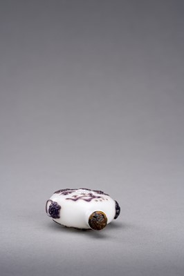 Lot 464 - AN AUBERGINE OVERLAY GLASS SNUFF BOTTLE, QING DYNASTY