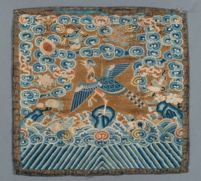 Lot 450 - AN EMBROIDERED SILK ‘CRANE’ RANK BADGE, QING