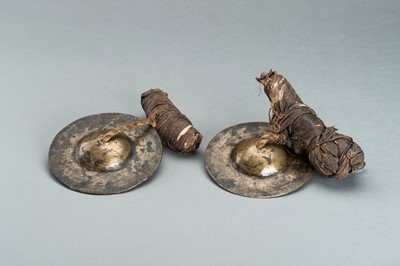 Lot 339 - A RARE PAIR OF BRONZE CYMBALS, 19th CENTURY