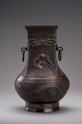 Lot 23 - A GOLD AND SILVER INLAID BRONZE ‘DRAGON’ VASE, EDO