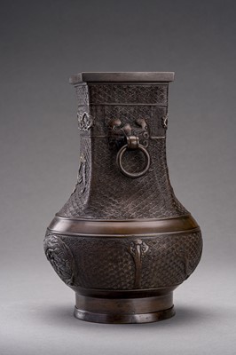 Lot 23 - A GOLD AND SILVER INLAID BRONZE ‘DRAGON’ VASE, EDO