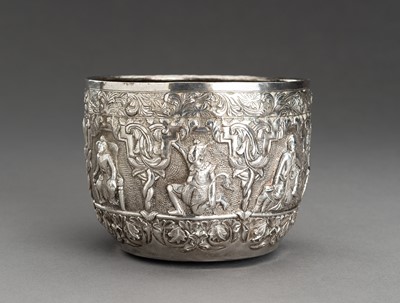 Lot 866 - AN EMBOSSED SILVER BOWL WITH FIGURAL RELIEF