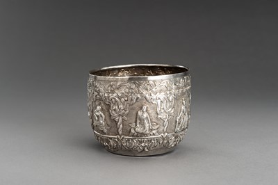 Lot 866 - AN EMBOSSED SILVER BOWL WITH FIGURAL RELIEF