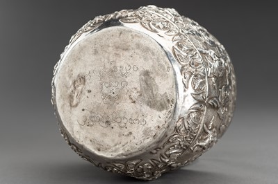 Lot 866 - AN EMBOSSED SILVER BOWL WITH FIGURAL RELIEF