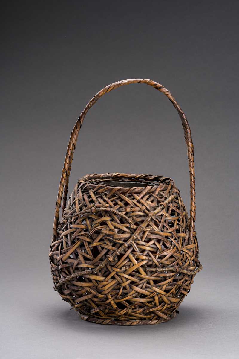 Lot 1070 - A HANAKAGO, 'IKEBANA' BAMBOO BASKET FOR FLOWER ARRANGEMENTS