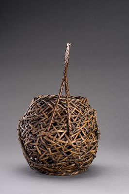 Lot 1070 - A HANAKAGO, 'IKEBANA' BAMBOO BASKET FOR FLOWER ARRANGEMENTS