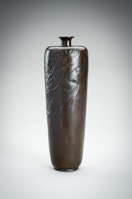 Lot 22 - OSHIMA JYOUN: A BRONZE VASE WITH A DRAGON, MEIJI