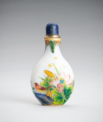 Lot 480 - AN ENAMELED GLASS SNUFF BOTTLE WITH FLOWERS AND BIRDS, REPUBLIC