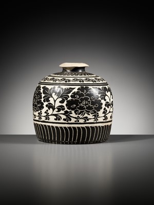 Lot 72 - A RARE CIZHOU SGRAFFIATO TRUNCATED MEIPING, TULUPING, SONG DYNASTY