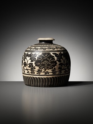 Lot 72 - A RARE CIZHOU SGRAFFIATO TRUNCATED MEIPING, TULUPING, SONG DYNASTY