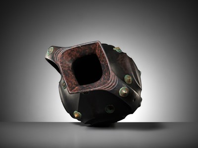 Lot 62 - A VERY LARGE AND RARE BLACK POTTERY AMPHORA WITH APPLIED GILT-BRONZE BOSSES, LIFAN, HAN DYNASTY