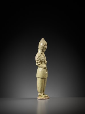 Lot 348 - A STRAW GLAZED POTTERY FIGURE OF A SOLDIER, SUI TO TANG DYNASTY