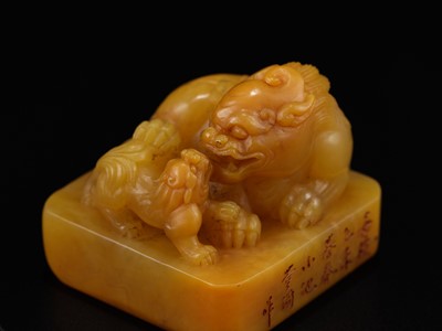 Lot 20 - A TIANHUANG ‘BUDDHIST LION AND CUB’ SEAL, QING DYNASTY