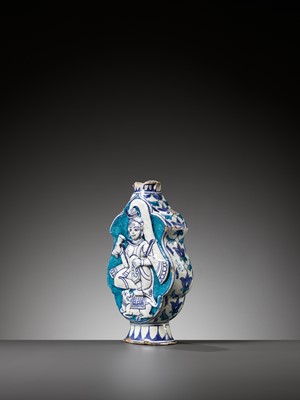 Lot 698 - A JAIPUR BLUE POTTERY ‘PARVATI’ FLASK, INDIA, RAJASTHAN, 19TH CENTURY OR EARLIER