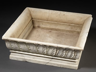 Lot 692 - AN ‘ACANTHUS LEAF’ MARBLE BASIN, INDIA, 17TH-18TH CENTURY