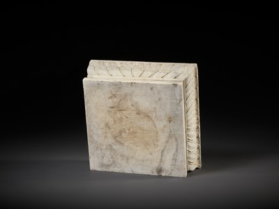 Lot 692 - AN ‘ACANTHUS LEAF’ MARBLE BASIN, INDIA, 17TH-18TH CENTURY