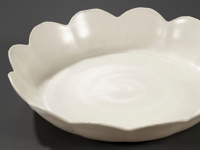 Lot 64 - AN EXTREMELY RARE DINGYAO PETAL-LOBED DISH, SONG DYNASTY