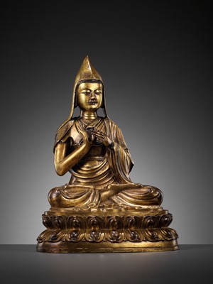 Lot 175 - A LARGE GILT BRONZE FIGURE OF TSONGKHAPA, 17TH-18TH CENTURY