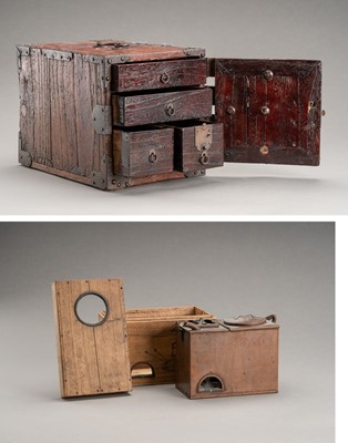 Lot 1084 - A WOODEN CHEST WITH DRAWERS AND A COPPER SAKE WARMER ‘KANDOUKO’, 19th CENTURY