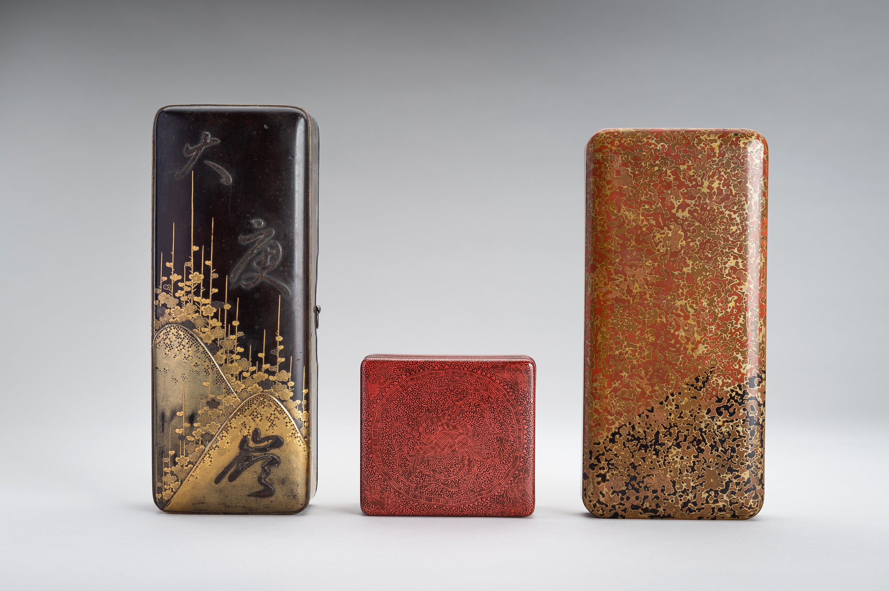 Lot 1049 - A GROUP OF THREE LACQUER BOXES