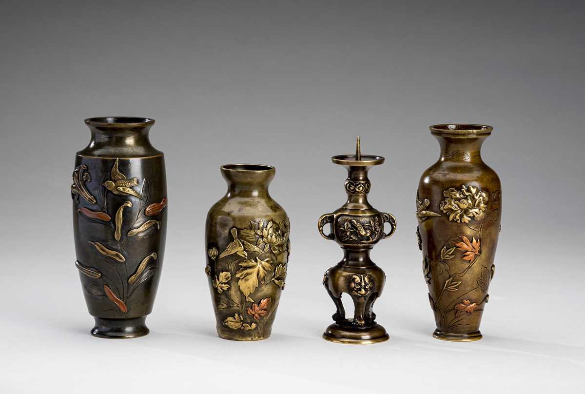 Lot 48 - A LOT WITH THREE MIXED METAL VASES AND A CANDLESTICK, MEIJI