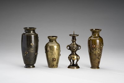 Lot 48 - A LOT WITH THREE MIXED METAL VASES AND A CANDLESTICK, MEIJI