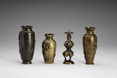 Lot 48 - A LOT WITH THREE MIXED METAL VASES AND A CANDLESTICK, MEIJI