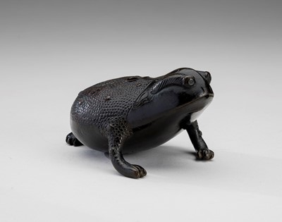 Lot 1104 - A BRONZE WATER DROPPER IN THE SHAPE OF GAMA SENNIN’S TOAD
