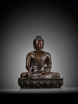 Lot 90 - A LARGE CAST AND REPOUSSÉ COPPER FIGURE OF BUDDHA SHAKYAMUNI, QING DYNASTY