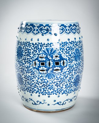 Lot 391 - A BLUE AND WHITE BARREL-FORM GARDEN STOOL, QING