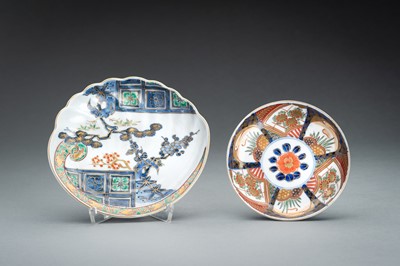 Lot 89 - A LOT WITH TWO SMALL IMARI PORCELAIN DISHES, MEIJI