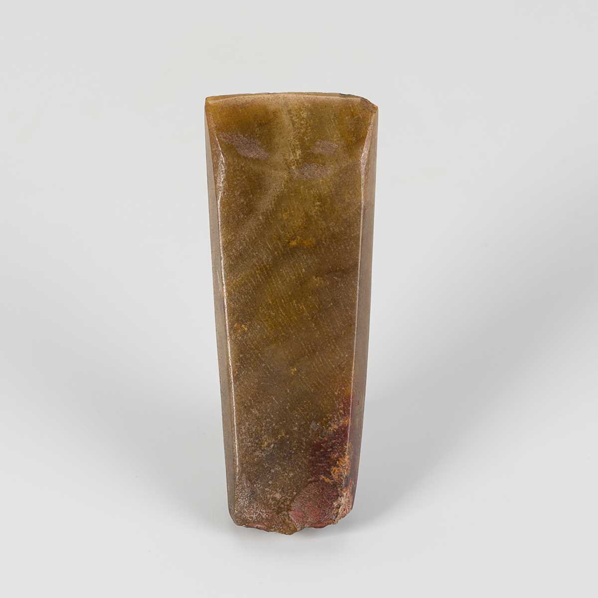A SMALL JADE AXE FRAGMENT, NEOLITHIC PERIOD