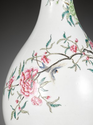 Lot 119 - A VERY FINE FAMILLE ROSE ‘BIRDS AND FLOWERS’ PEAR-SHAPED VASE, YUHUCHUNPING, REPUBLIC PERIOD
