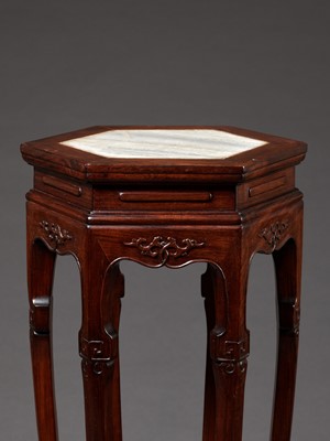 Lot 288 - A MARBLE-INSET LACQUERED HARDWOOD INCENSE STAND, XIANGJI, 19TH CENTURY