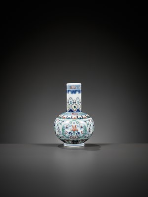 Lot 448 - A DOUCAI BOTTLE VASE, LATE QING DYNASTY TO EARLY REPUBLIC PERIOD