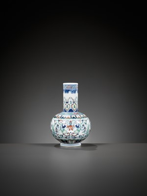 Lot 448 - A DOUCAI BOTTLE VASE, LATE QING DYNASTY TO EARLY REPUBLIC PERIOD