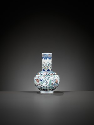 Lot 448 - A DOUCAI BOTTLE VASE, LATE QING DYNASTY TO EARLY REPUBLIC PERIOD