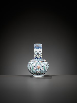 Lot 448 - A DOUCAI BOTTLE VASE, LATE QING DYNASTY TO EARLY REPUBLIC PERIOD