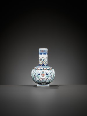 Lot 448 - A DOUCAI BOTTLE VASE, LATE QING DYNASTY TO EARLY REPUBLIC PERIOD