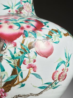 Lot 118 - A FAMILLE ROSE ‘NINE PEACHES’ VASE, TIANQIUPING, LATE QING DYNASTY TO REPUBLIC PERIOD