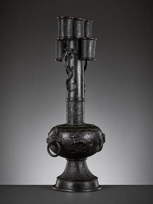 Lot 150 - A LARGE BRONZE ‘CHILONG’ FOUR-TUBE ARROW VASE, TOUHU, YUAN TO MING DYNASTY