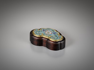 Lot 264 - A CLOISONNÉ AND ZITAN ‘RUYI’ BOX AND COVER, 18TH CENTURY